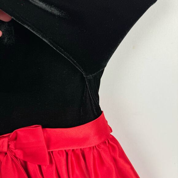 RARE EDITIONS | Black Velvet Baby Doll Red Satin Floral Glitter Dress | Kid's 5 - Picture 5 of 9